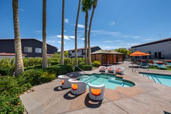 Spa-inspired hot tub